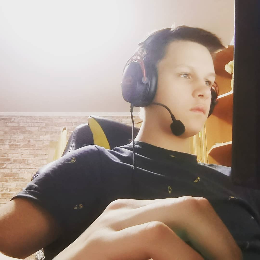 Фото игрока FroltX