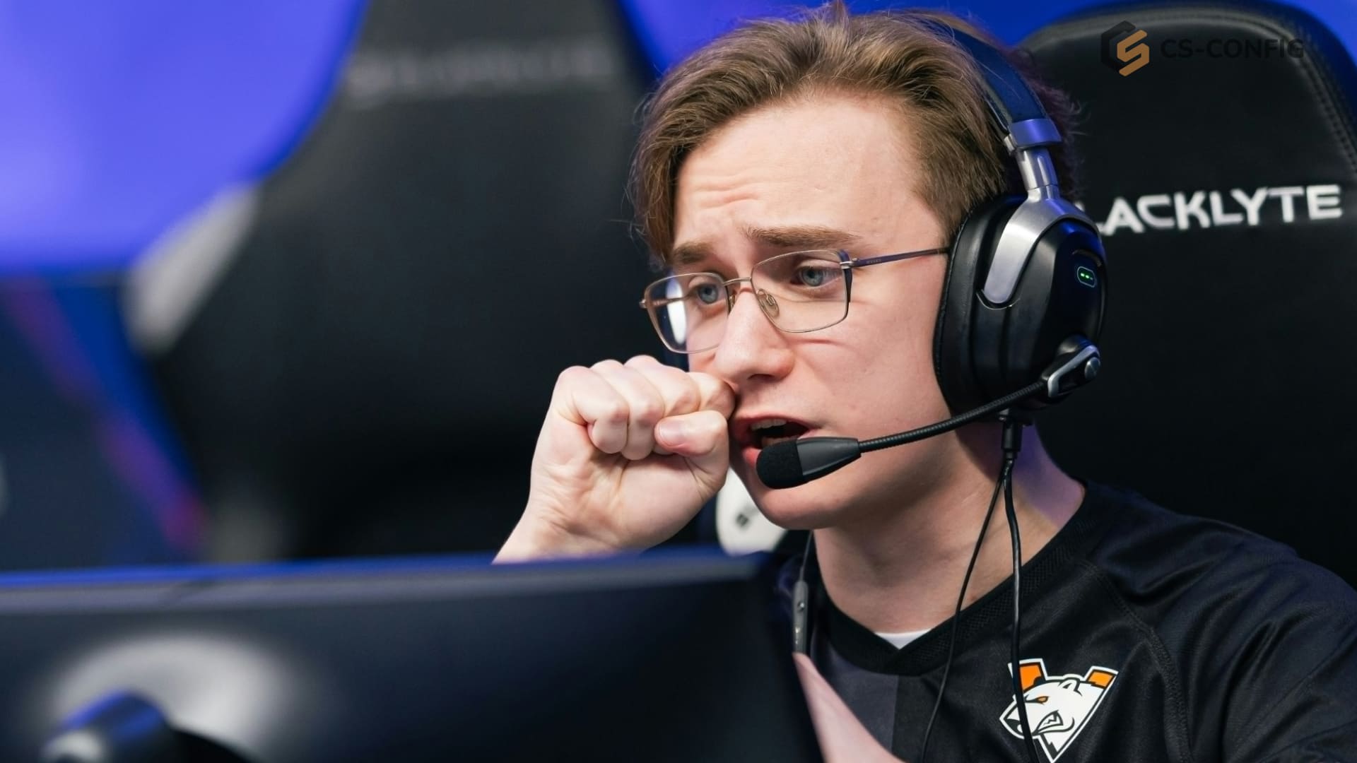 Virtus.pro будут помогать FL4MUS даже после кика