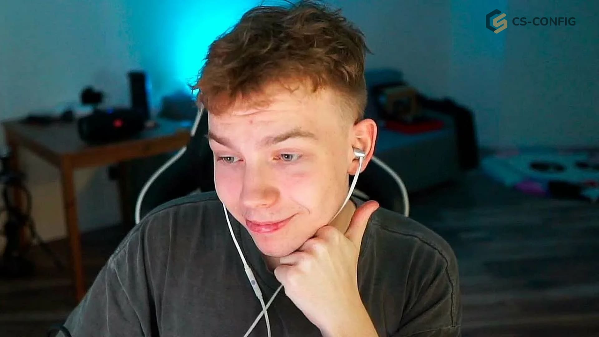 StRoGo получил награду SLAY 2025, как стример года по CS2