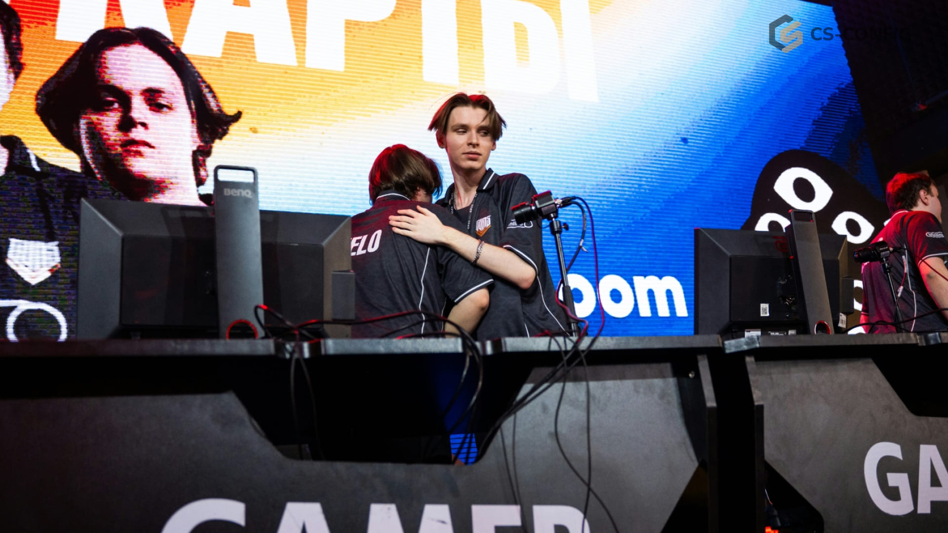 GUN5 покинули сразу двое игроков