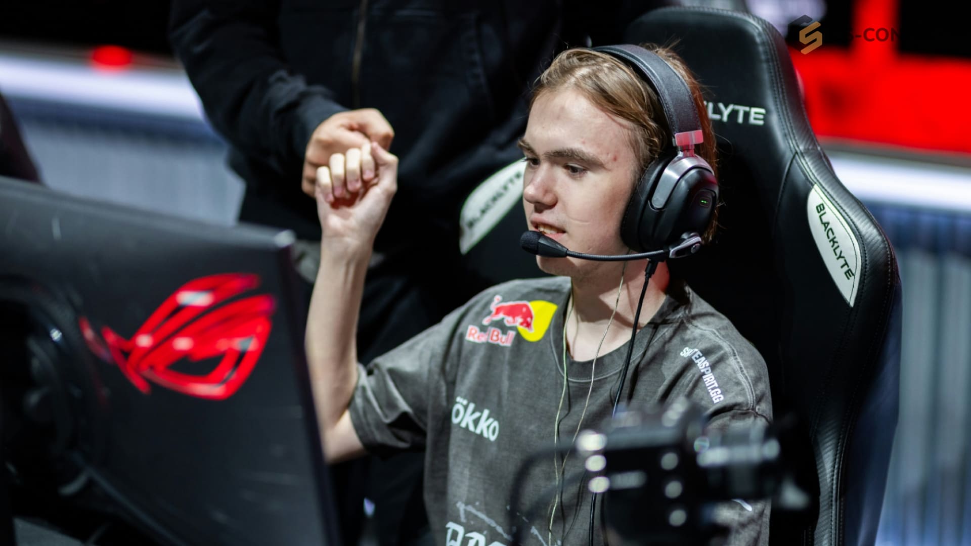 Donk стал больше играть на команду, чем на себя