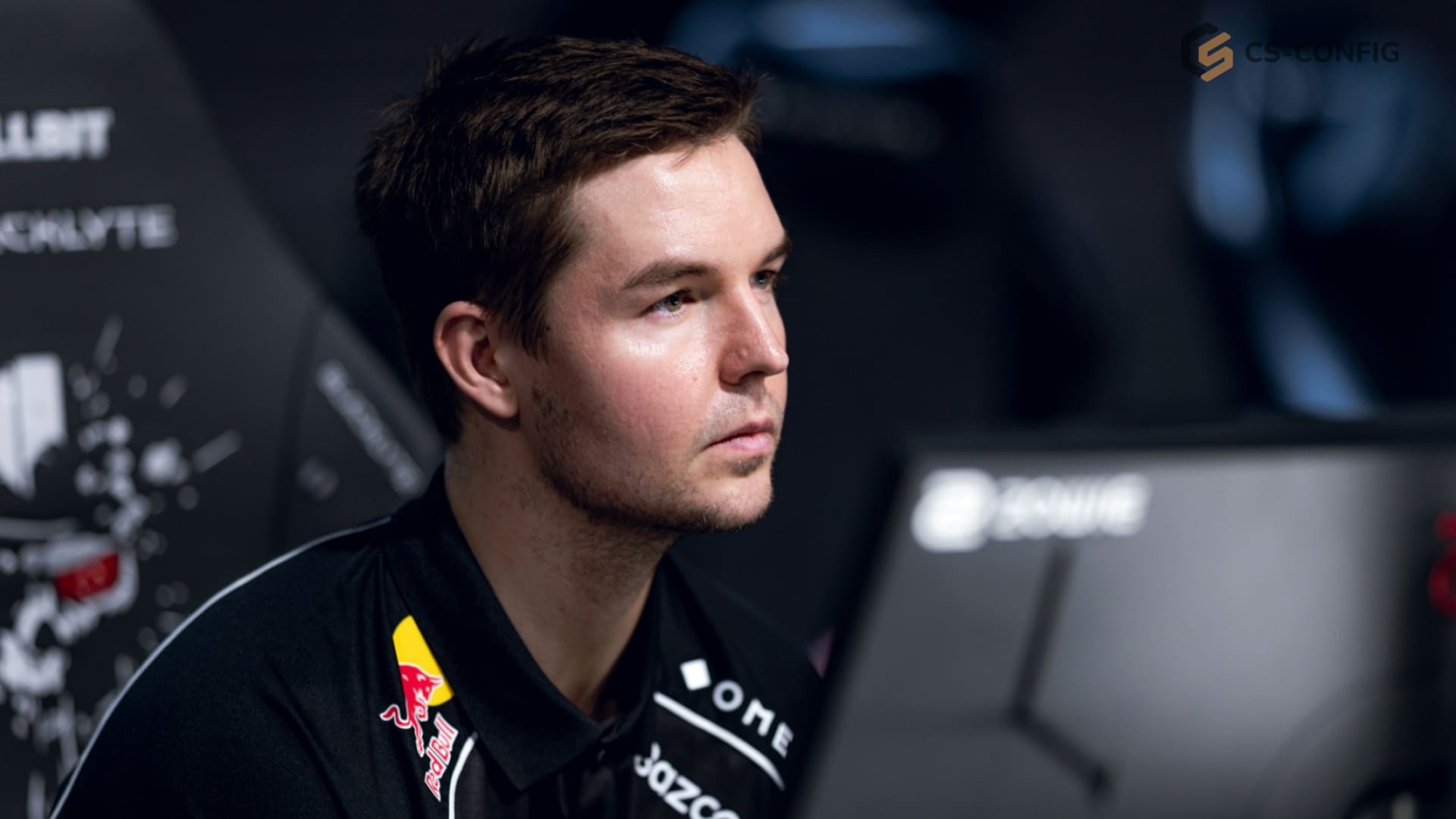 Device присоединился к 100 Thieves