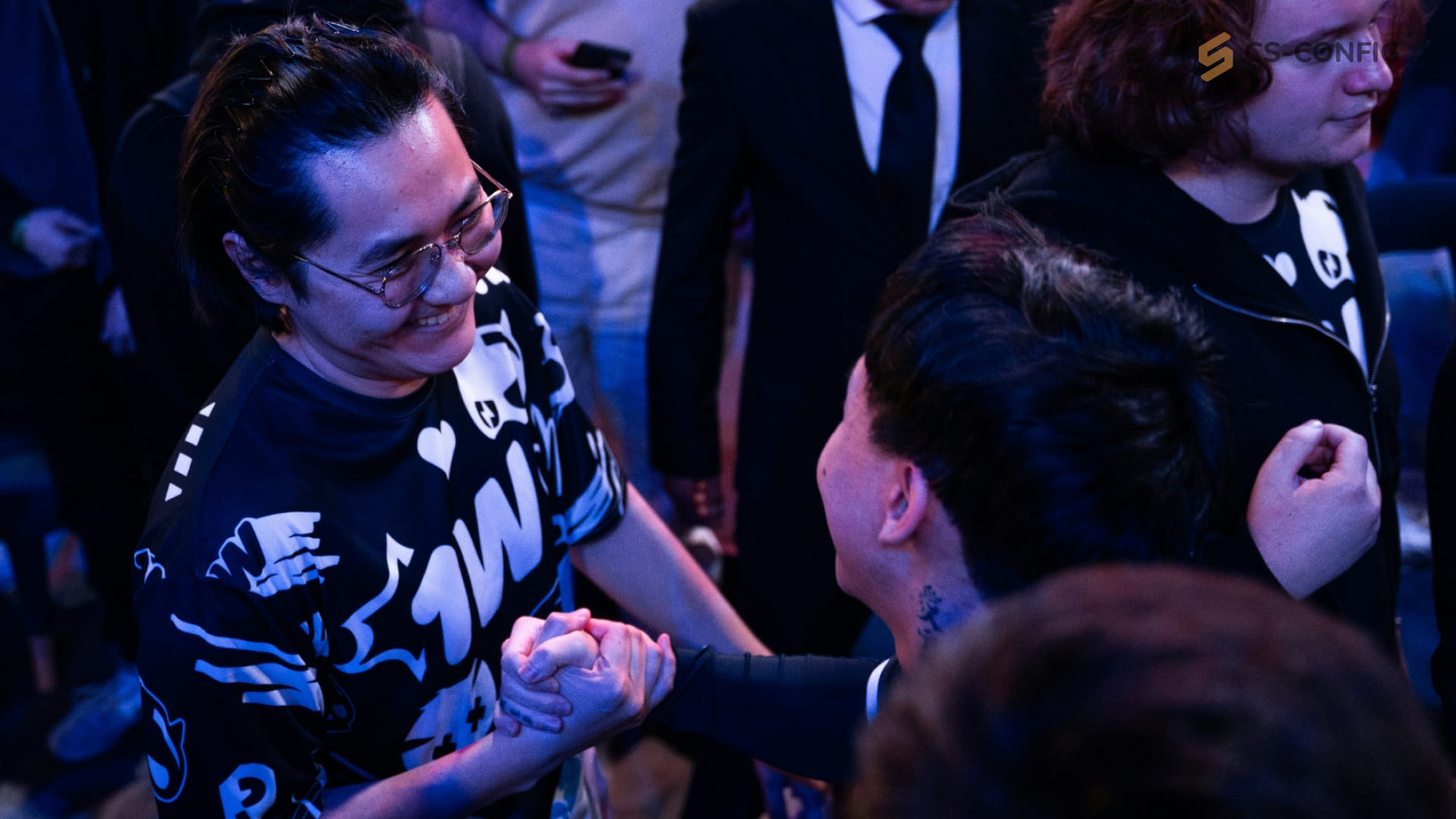 HObbit и interz ушли из 1WIN Team